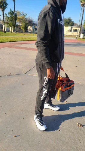 eazy-buckets-sweatsuit-alt